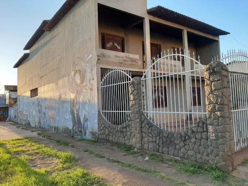 OPORTUNIDADE IMPERDÍVEL! TERRENO DE ESQUINA COM CASA PARA REFORMASe você está em...