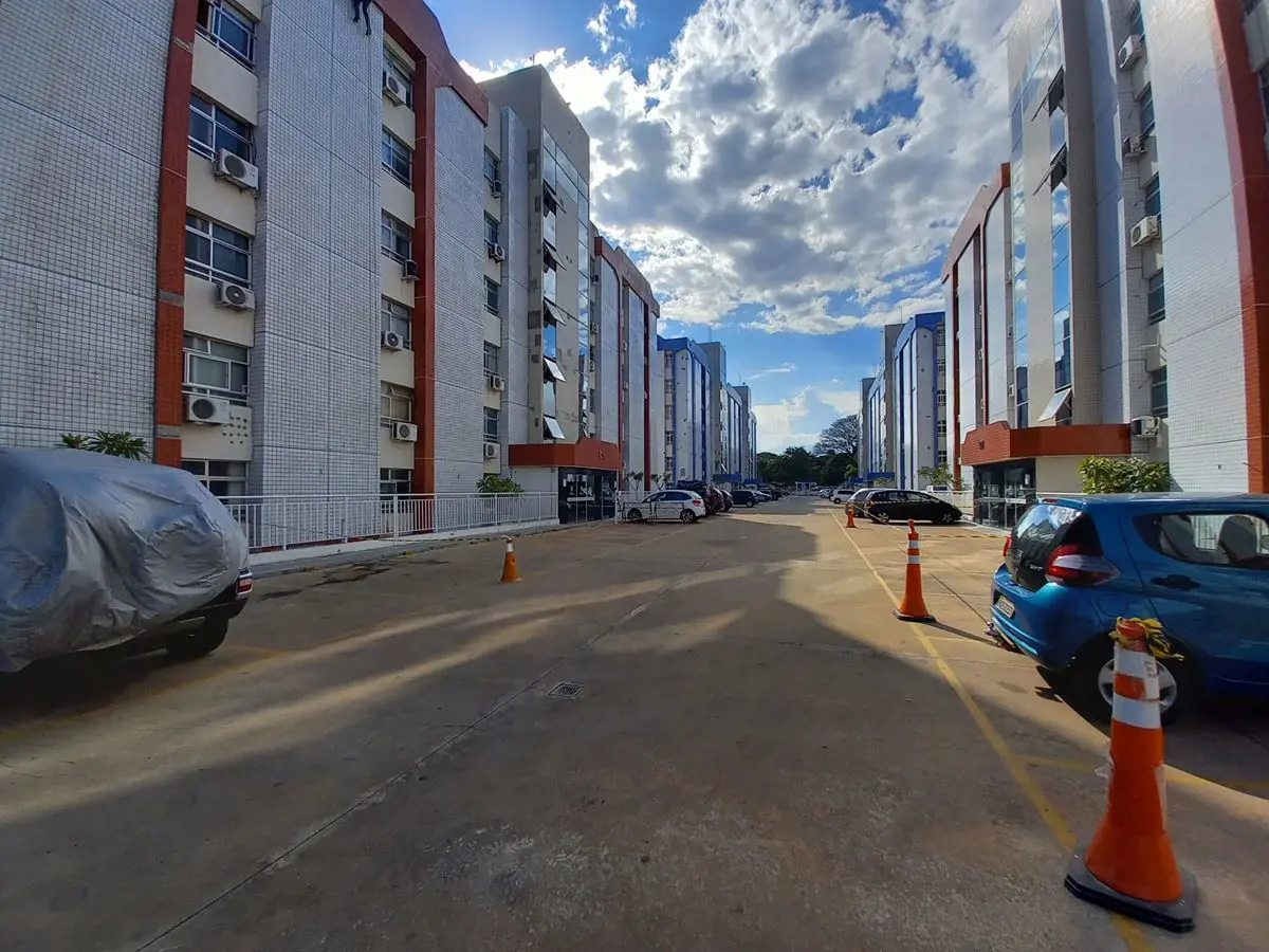 AMRBRASIL, ALUGA KIT vao livre com copa e banheiro, piso em cerâmica, 02 janelas...