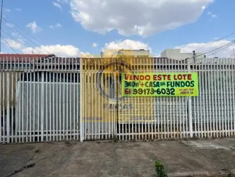 Casa para super REFORMA e/ou derrubar e aproveitar o lote e construir uma SUPER ...