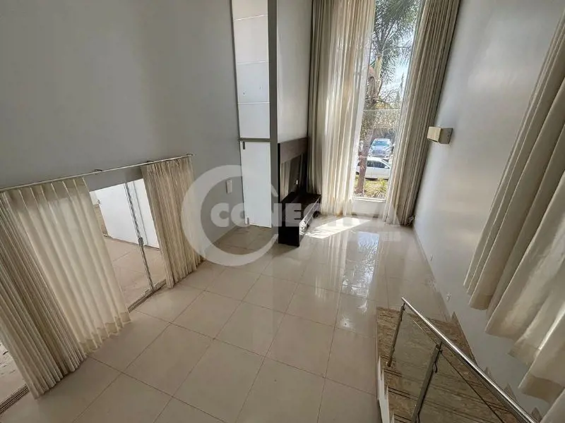  Comentários do corretor: Excelente sobrado com 231m², sala com 03 ambientes e p...