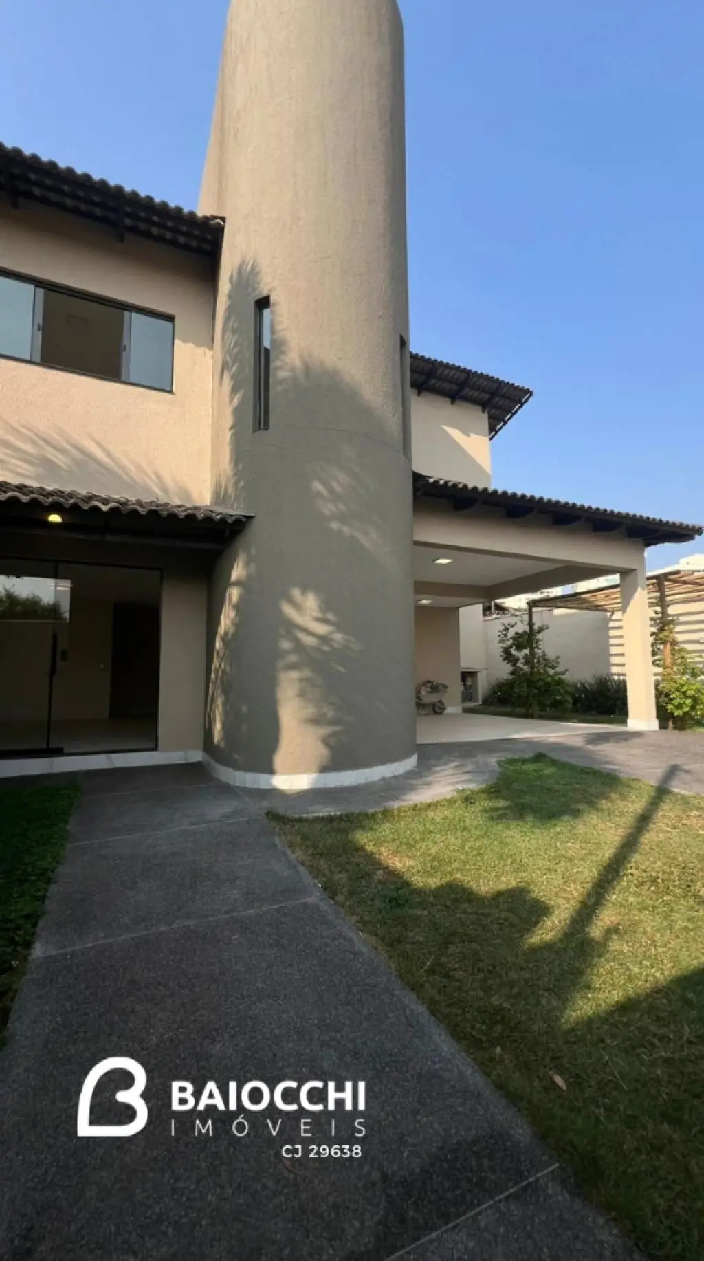 Oportunidade Imperdível: Sobrado Reformado à Venda!Terreno: 221,62 m²Área Constr...