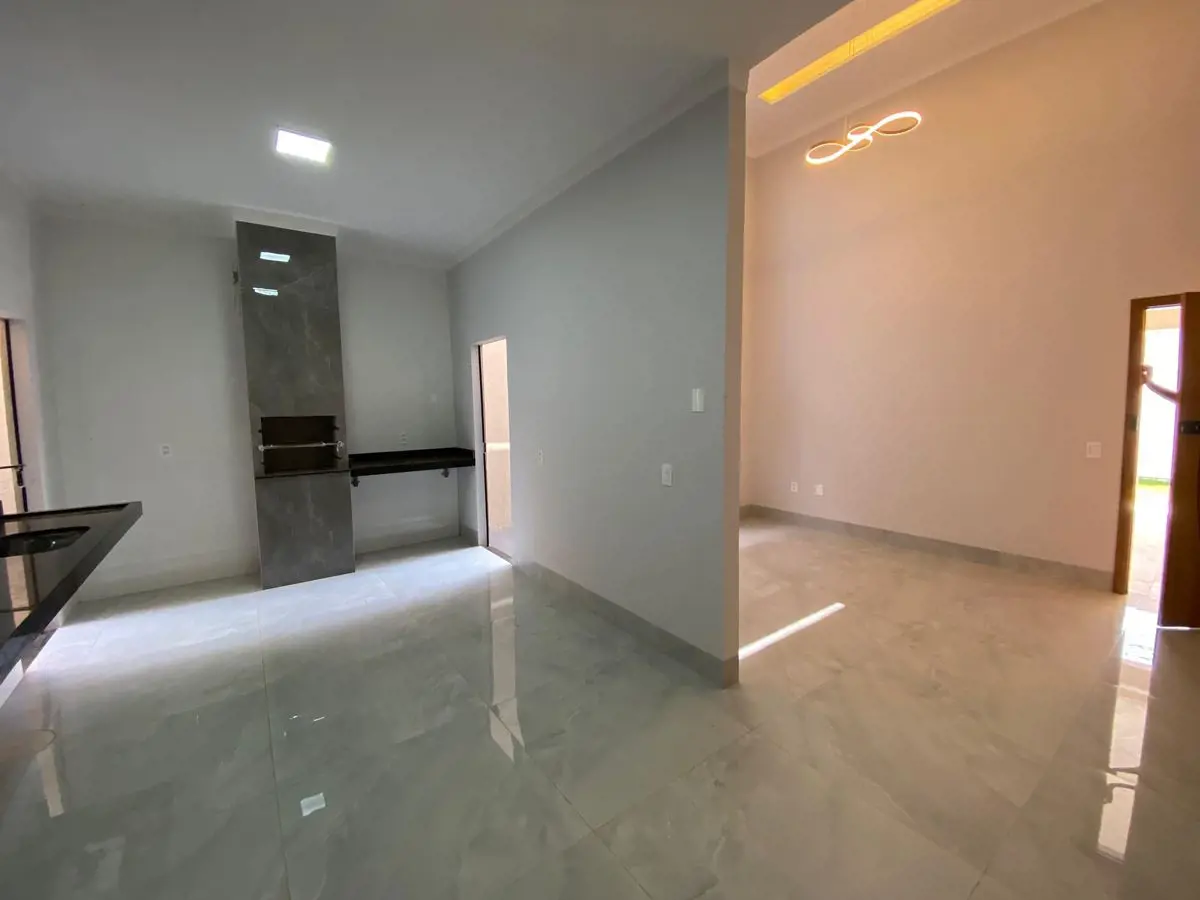 Casa no Residencial Flor do Cerrado 3 Dormitórios sendo 1 suíte, todos os dormit...