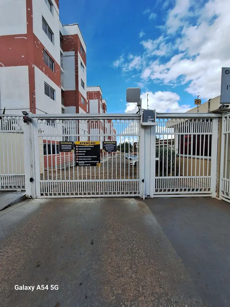 Apartamento com dois quartos disponível para venda na Vila Santos Dumont.- 53m²-...