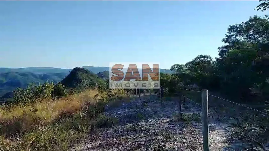Terreno plano na beira da pista de 4 hectares escriturada.Logo após São Jorge 3k...