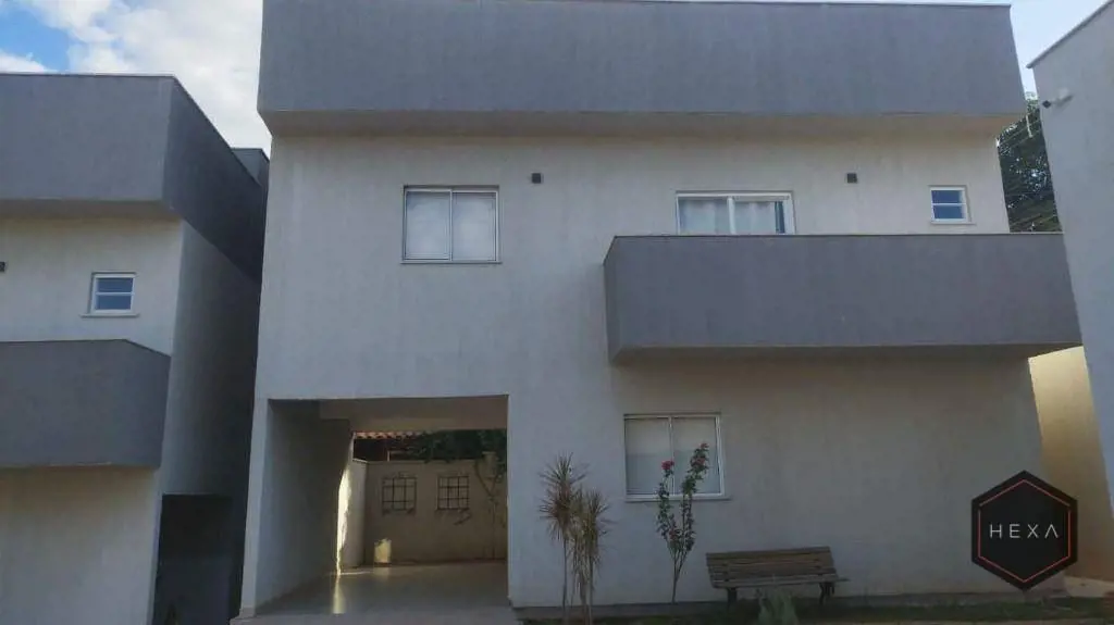 Sobrado dos Seus Sonhos no Condomínio Eco Village Goianira!Se você busca confort...