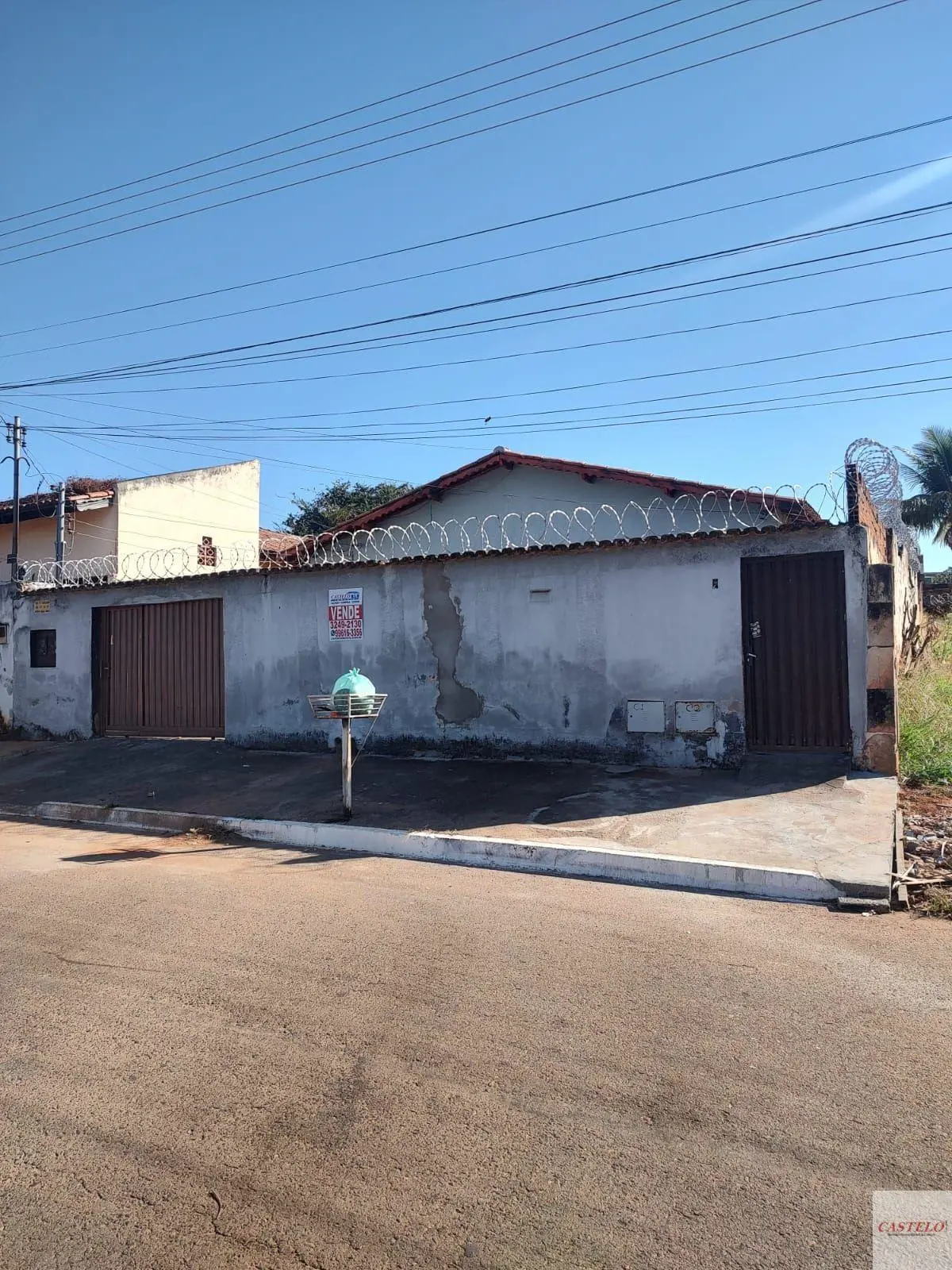 Terreno com 360 m², casa na frente sendo 3 quartos sendo 1 suite, sala, cozinha,...