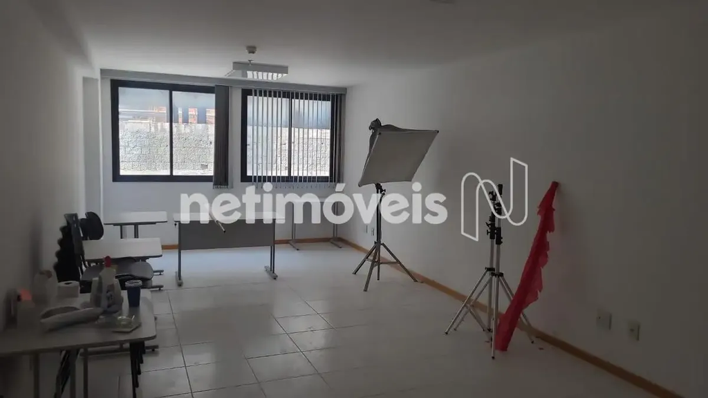 Edificio City Office Localização Estratégica: Esta sala de 37m² está situada em ...