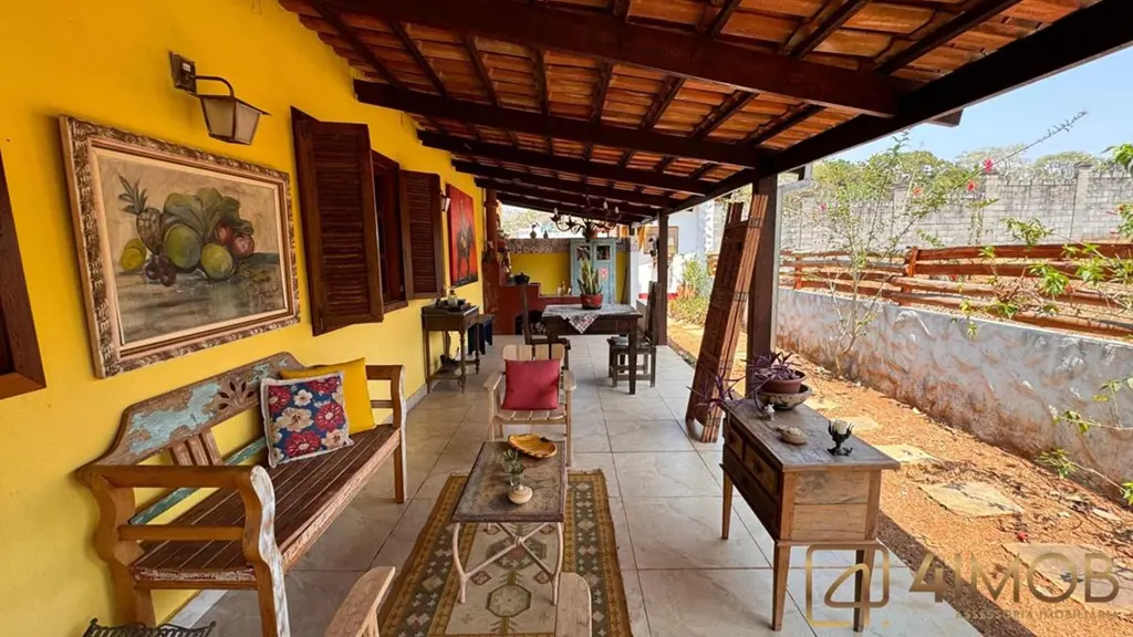 CASA RÚSTICA EM CONDOMÍNIO DE ALTO PADRÃO EM PIRENÓPOLIS Viva o charme e o confo...