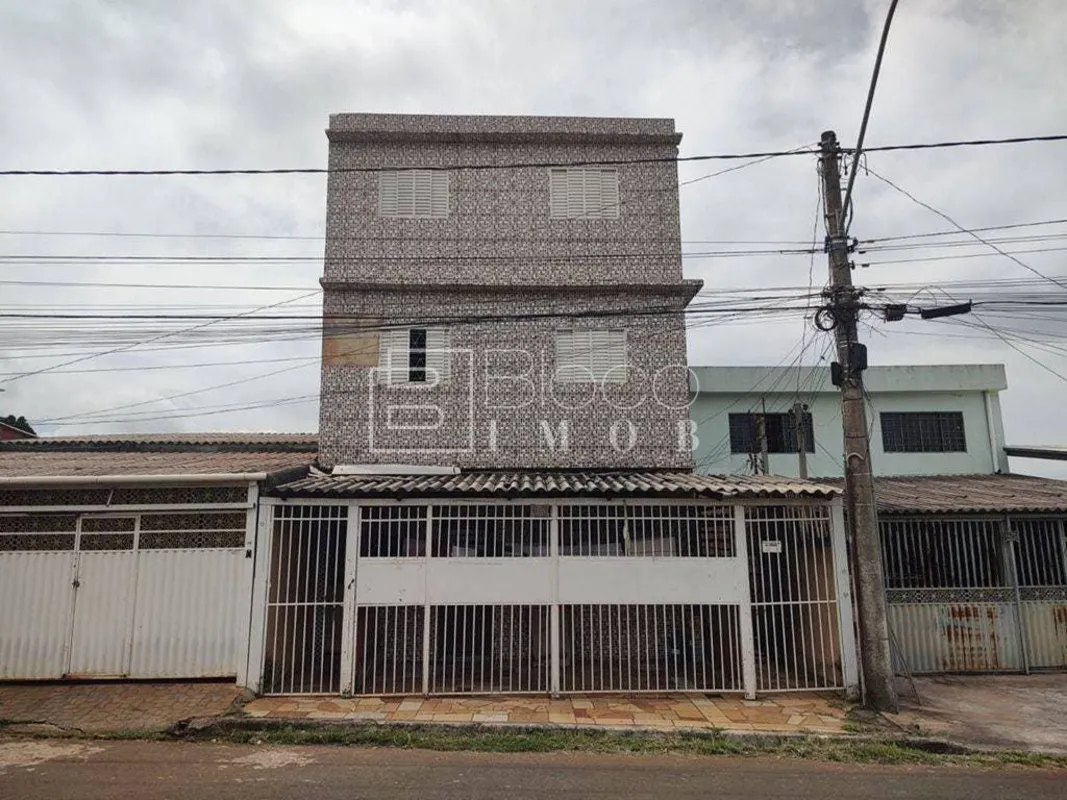 VENDOExcelente prédio com 3 andares em Samambaia - investidor Prédio composto po...