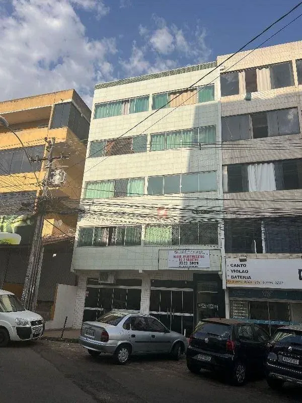 Apartamento com aproximadamente 50m²:- Piso em cerâmica - Sala; - Banheiro socia...