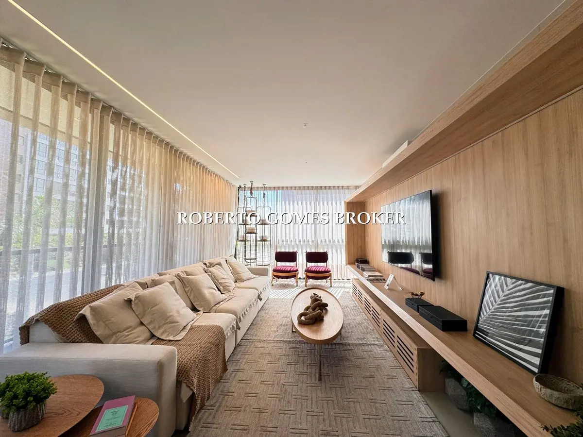 ROBERTO GOMES VENDEExclusivo Apartamento de 301m² no Noroeste – 4 Suítes, Pronto...