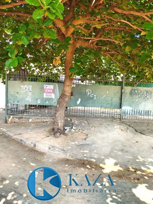 CASA PRINCIPAL: 02 quartos, sala, banheiro social, cozinha, área de serviço, qui...