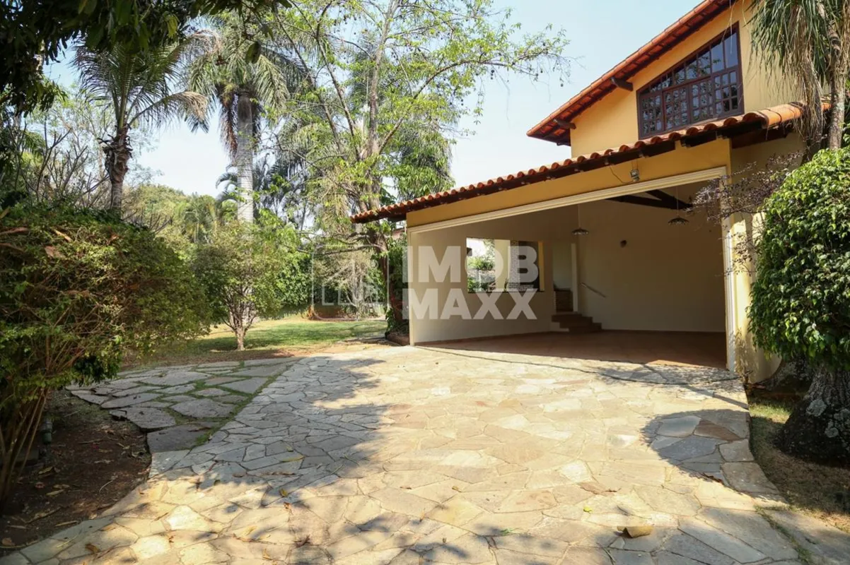 Lara Pequeno (VENDE): 61-99138-8889 no Park Way, SMPW Quadra 1 Conjunto 6.  Desc...