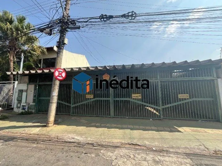 LOCALIZAÇÃO:No Setor Coimbra com execelente localização, próximo as avenidas pri...