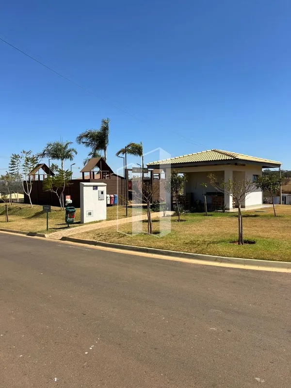 Lote Jardins Parma com 250m², excelente localização. Ágio R$ 180.000,00 Saldo De...