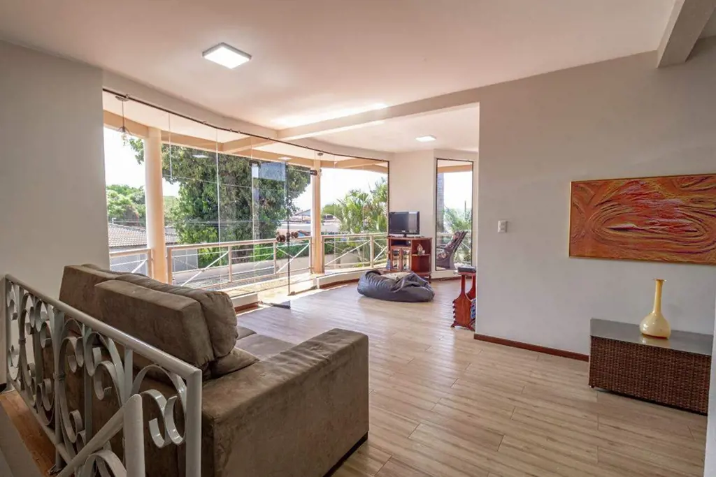 SOBRADO- QE 24 DO GUARÁ II - 6 QUARTOS E ÁREA DE LAZERDetalhes do imóvel:Térreo ...