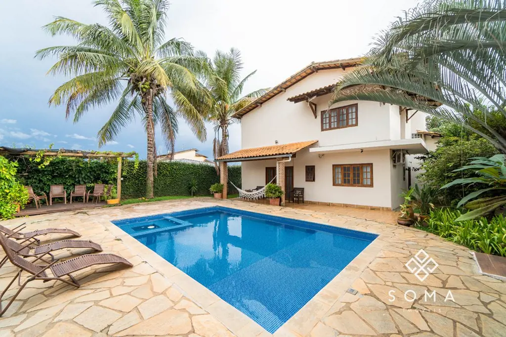 CASA DE 4 QUARTOS NA VEREDA DA CRUZ - ARNIQUEIRASESPECIFICAÇÕES DA CASA:- Sala a...