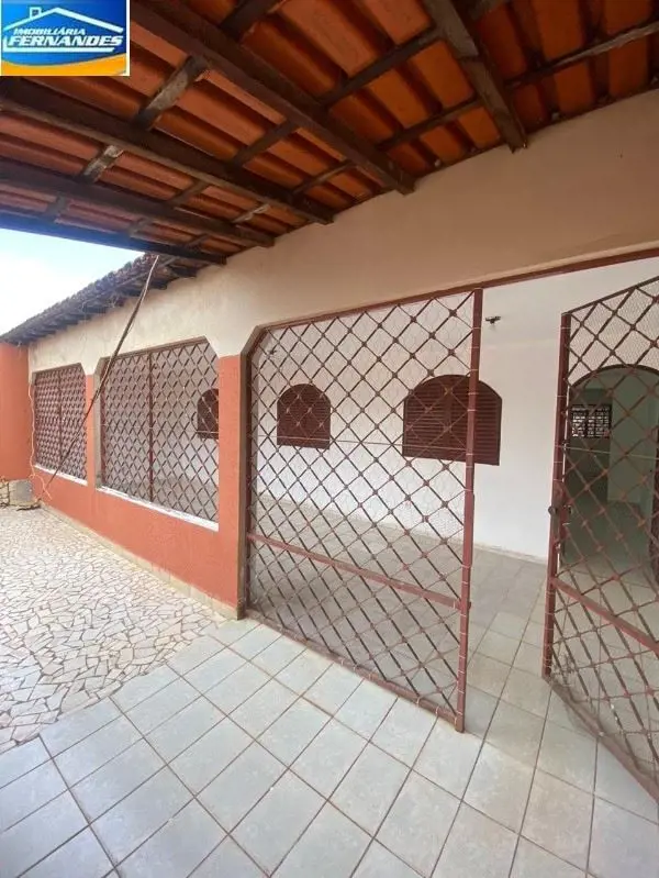 IMOBILIÁRIA FERNANDES VENDE excelente casa no Conjunto 2HI Rua 24 do Novo Gama, ...