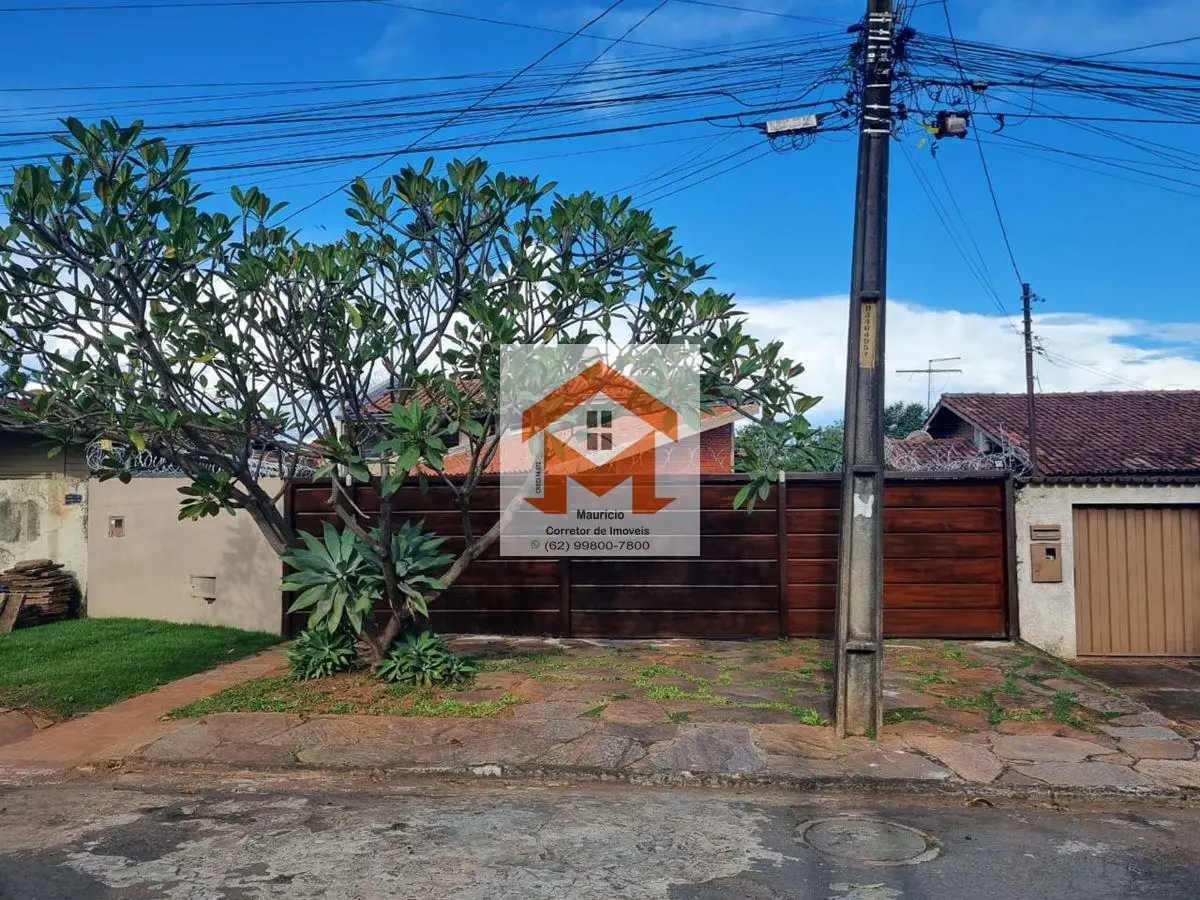 IMÓVEL: SOBRADO COM 20 ANOS DE CONSTRUÇÃO E COM APARENCIA DE IMÓVEL NOVO, POIS F...