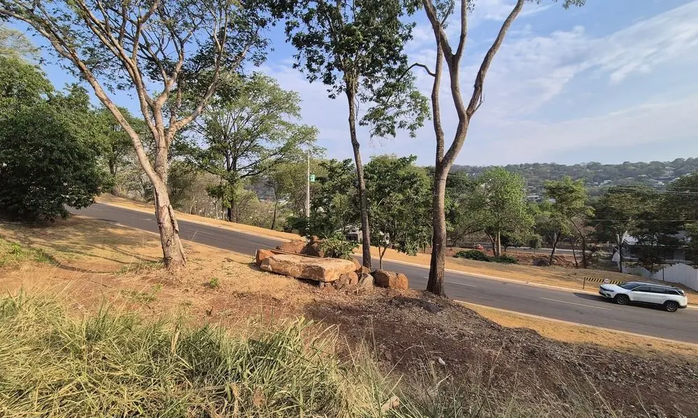 Terreno espetacular com duas frentes. Vista premium para o condomínio. DF imóvei...