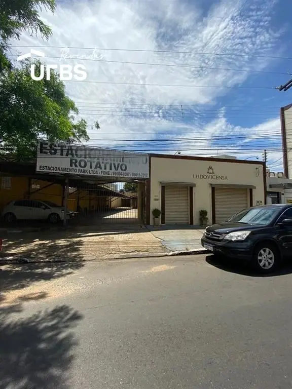 COD U-0010632 - LOTE COMERCIAL : Com área de 486 m², possui cobertura, tipo boxe...