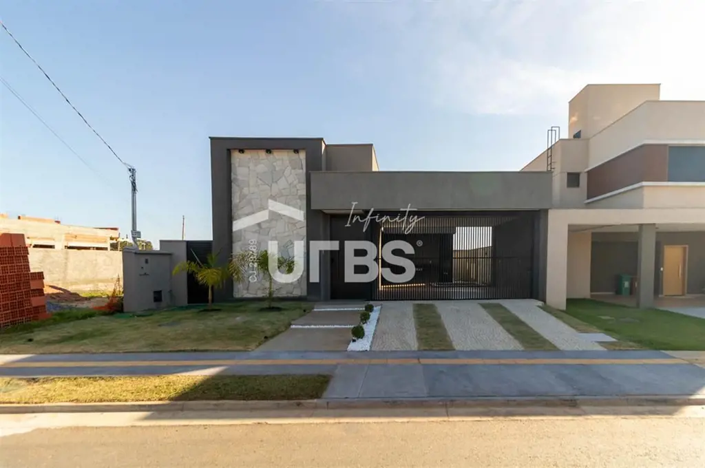 COD U-0009839 - •? ?3 suítes, sendo 1 master área para closet•? ?1 banheiro de s...