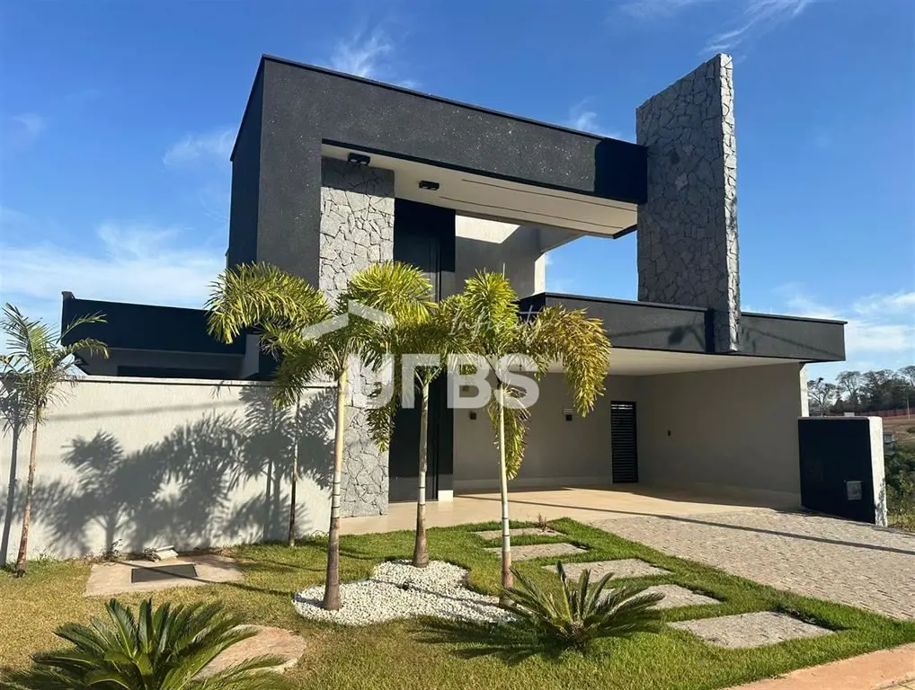 COD U-0012456 - Casa térrea com 240m2 (terreno de 440m2), 4 suítes, no Jardins N...