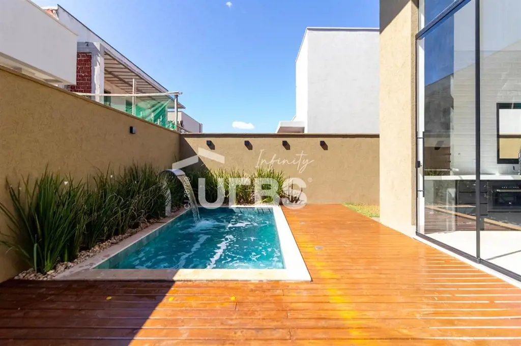 COD U-0012290 - Área construída: 212 m2Área do terreno: 420 m2Sala, cozinha e ár...