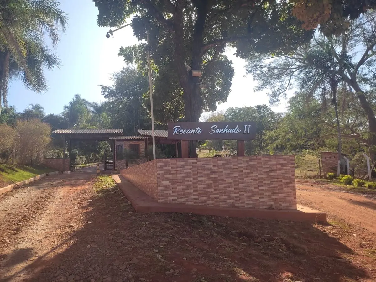 Condomínio Recanto Sonhado II. Chácara plana com 2.000m2. Condomínio com portari...