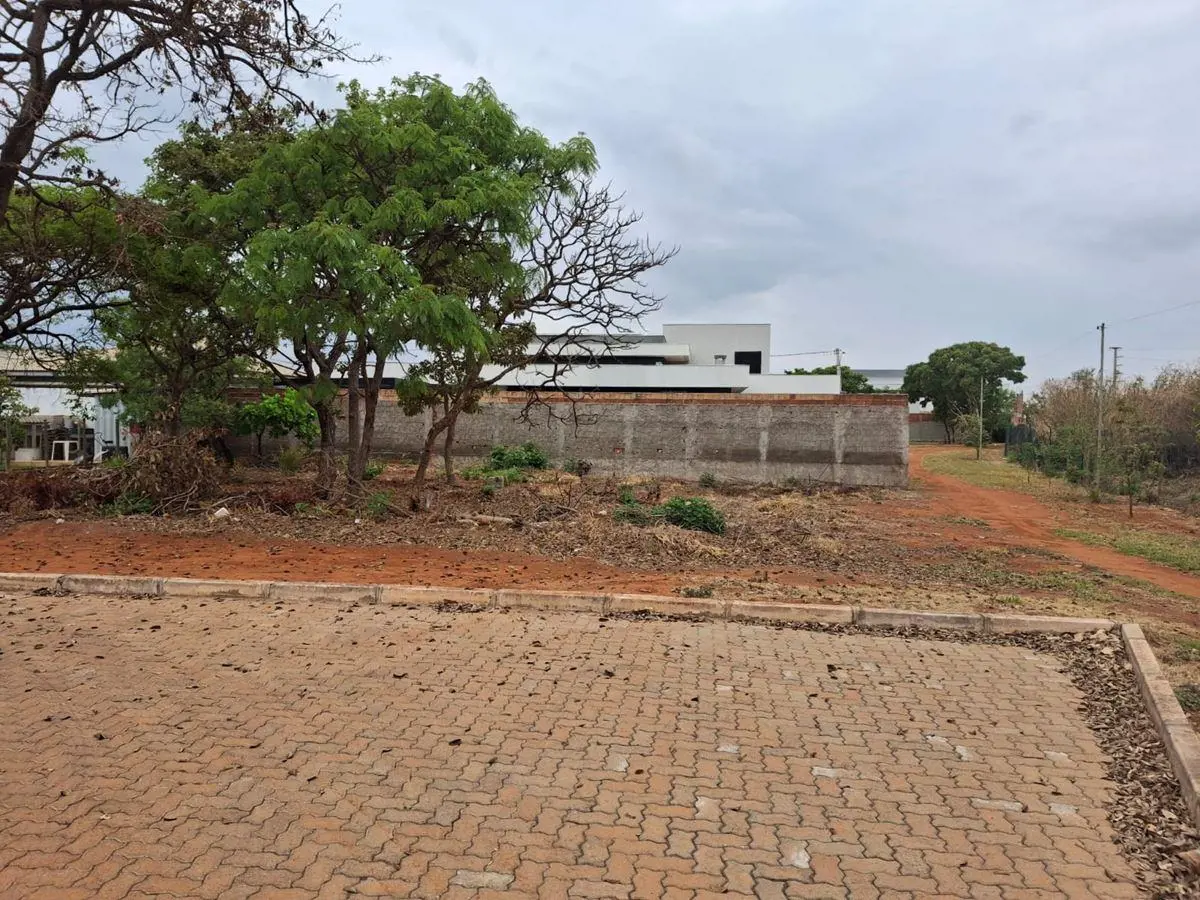 NORTON VENDE!SEU TERRENO NO CONDOMÍNIO MAIS PRÓXPERO DA REGIÃO.TERRENO DE ESQUIN...