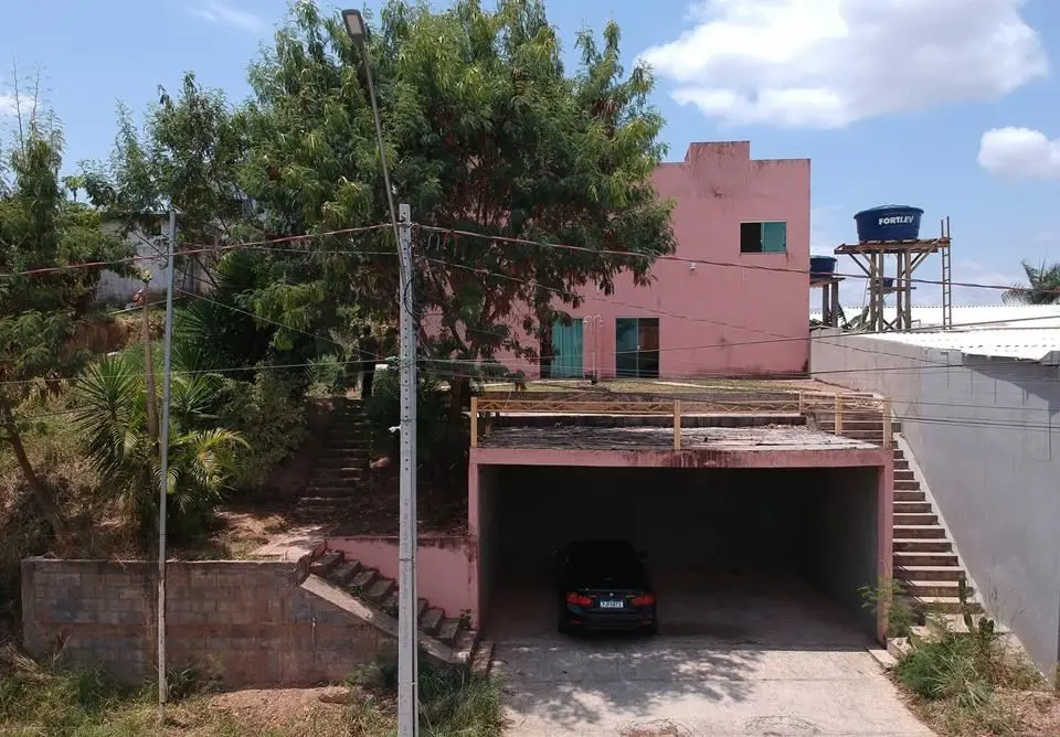 IMOVEIS KATHYA VENDE:Ótimos Lofts germinados, cada um composto por 02 quartos, s...