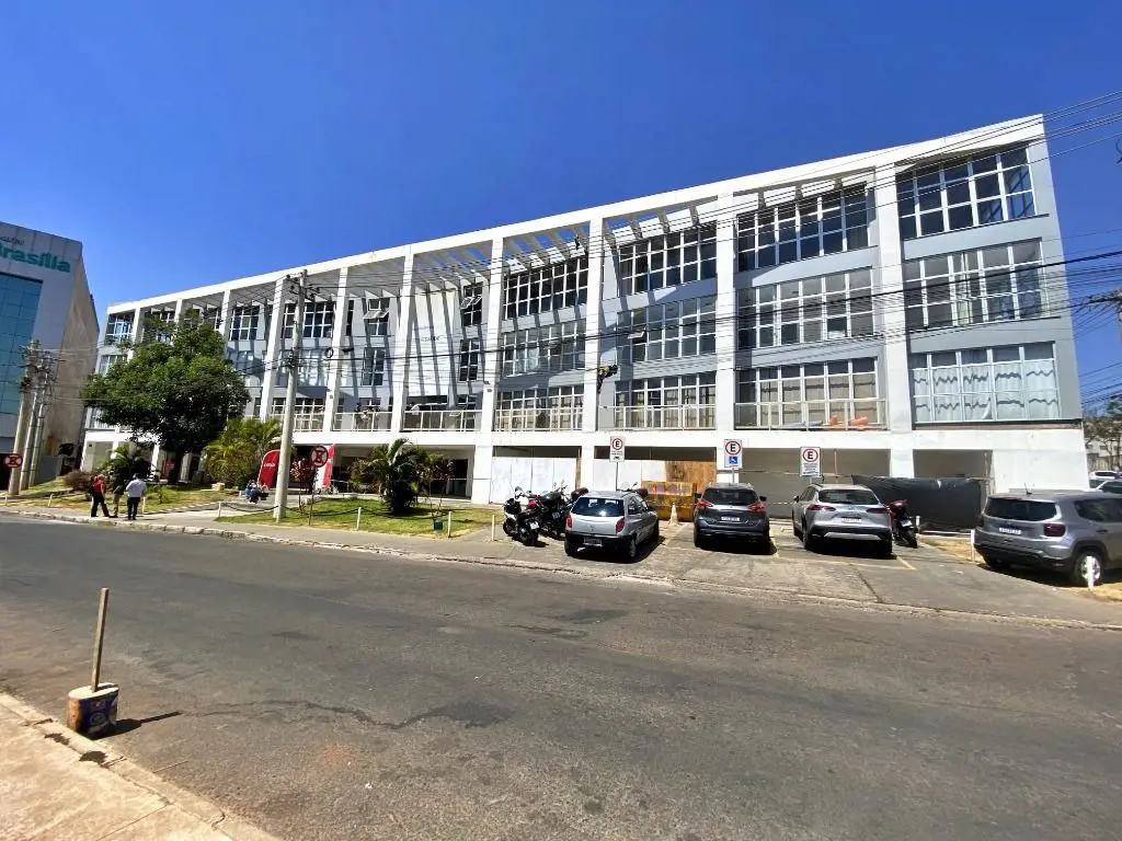 Espaço Comercial Pronto para Clínicas 220m² em Águas ClarasLocalizado na Avenida...