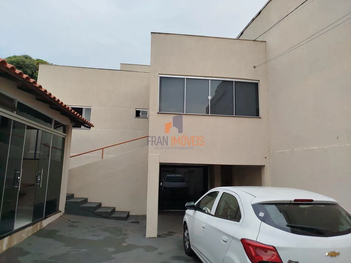 EXCELENTE CASA A VENDA NA QUADRA 4 DE SOBRADINHO 1 Casa principal, composta por ...