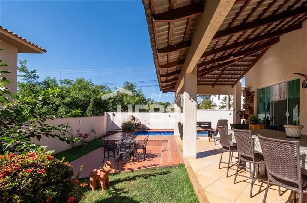 COD U-0012054 - Sobrado no Portal do Sol IBelo sobrado no Portal do Sol I!437 m²...