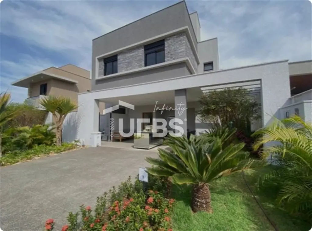 COD U-0011828 - CASA LOCALIZADA EM QUADRA PROXIMO A AREA DE LAZER, 4 QUARTOS SEN...