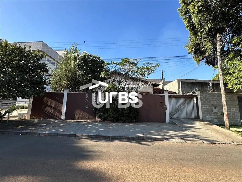 COD U-0013175 - Casa Térrea no Jardim GoiásCasa Térrea no Jardim Goiás - 370 m² ...