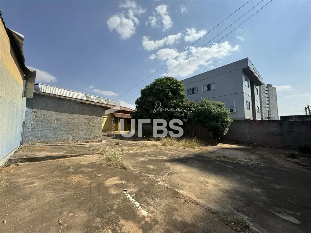 COD U-0012725 - Lote à venda com 407 m², localizado em região estratégica, a pou...