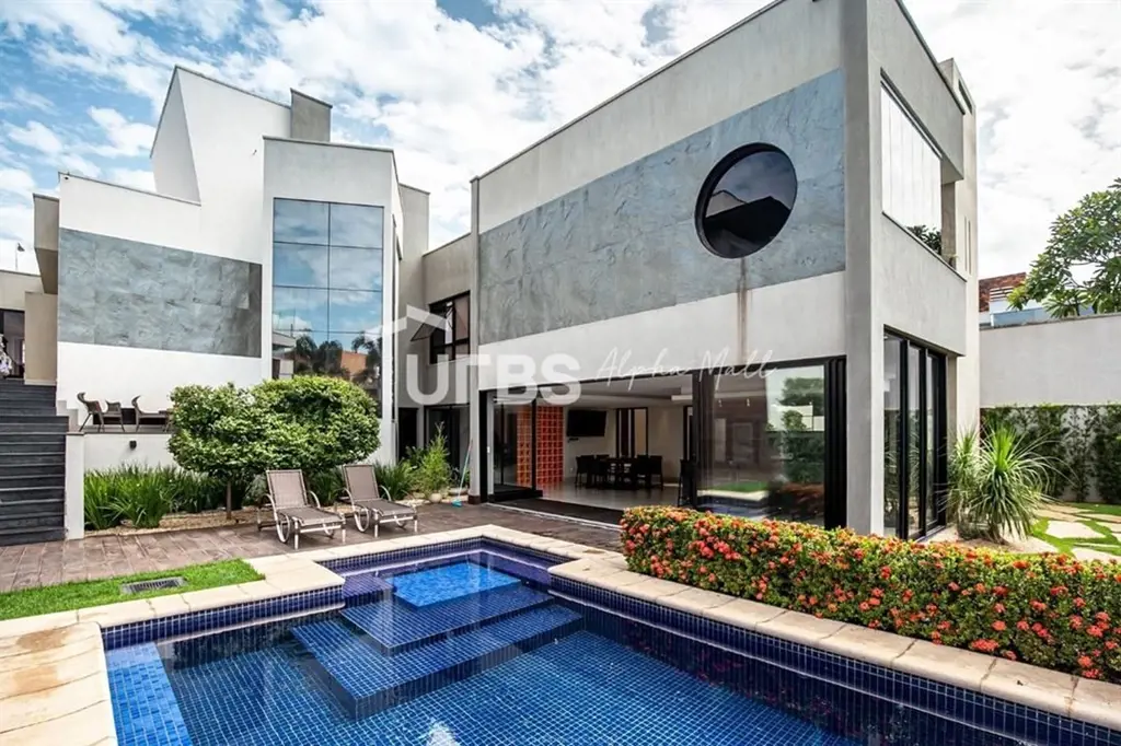 COD U-0002058 - Exclusividade, luxo e conforto nesse espetacular sobrado de 484,...