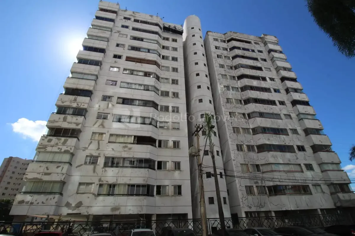 TRÊS QUARTOS SENDO UMA SUITE COM CLOSET E UM QUARTO COM VARANDA, SALA AMPLA COM ...