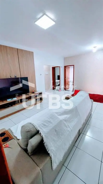 COD U-0011876 - Casa de rua no Residencial Alice Barbosa em GoiâniaÁrea do terre...