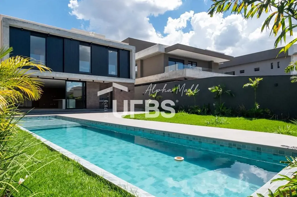 COD U-0009835 - Sobrado no Jardins ItáliaCasa no Jardins Itália, localizada em u...