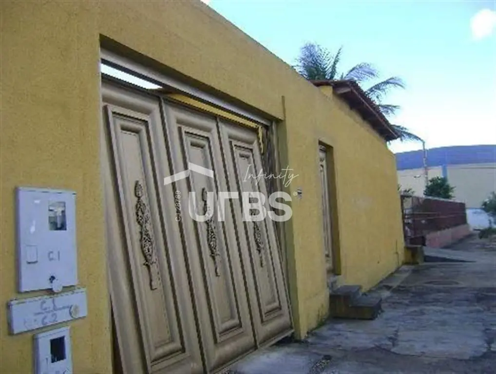 COD U-0012367 - Sobrado espaçoso e completo em Goiânia, no Setor Aeroporto, com ...