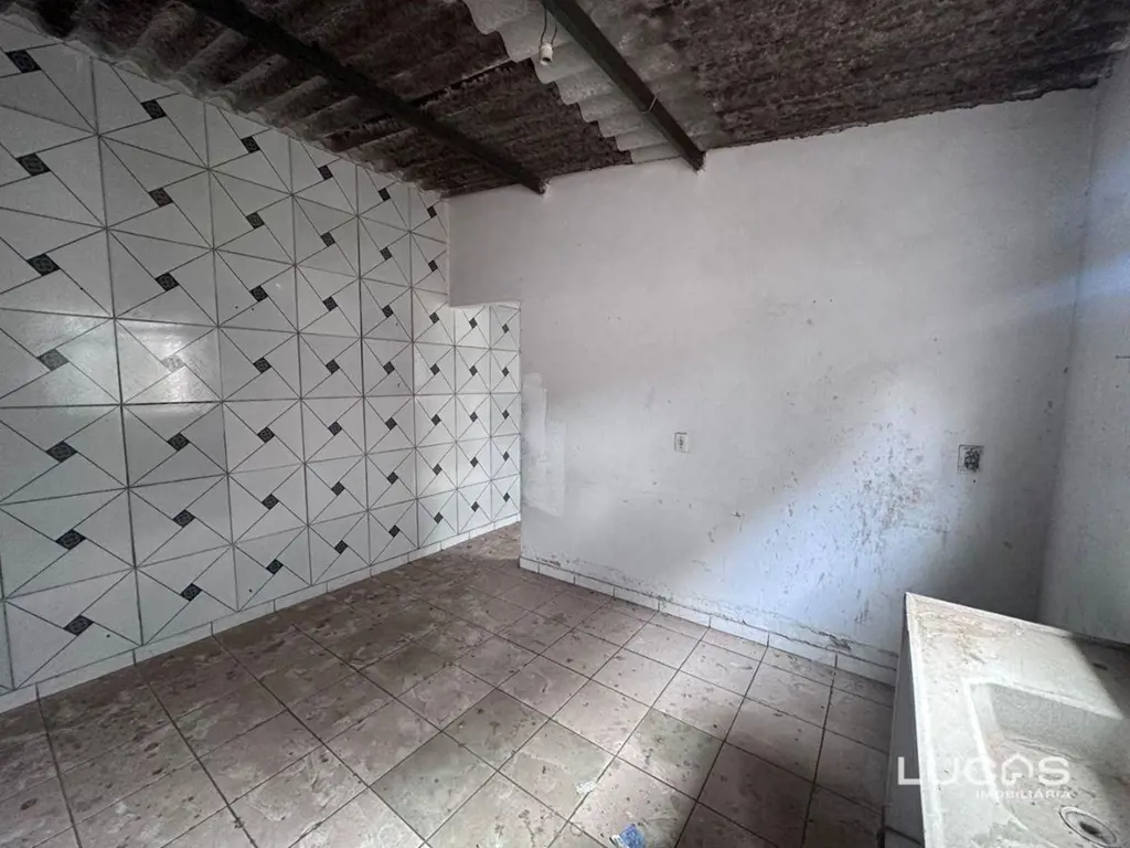 Òtimo Lote e ótima quadra Com 06 kits que podem ser reformadas ou demolição Loca...