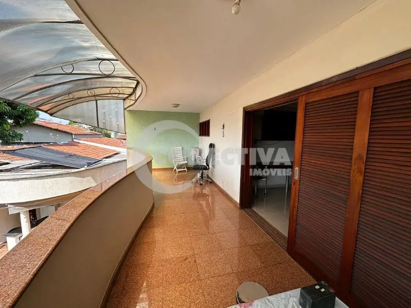  Comentários do corretor: Sobrado de alto padrão, com 352m² de área construída, ...