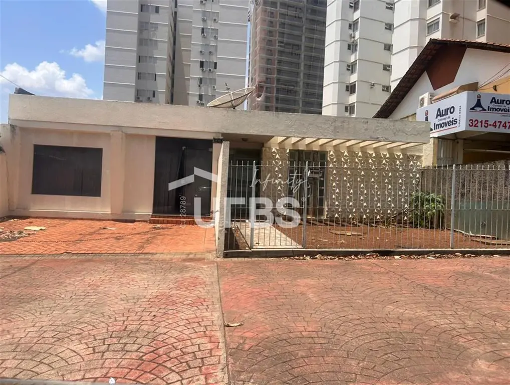 COD U-0013594 - Imóvel amplo e versátil com varias possibilidades de uso na rua ...