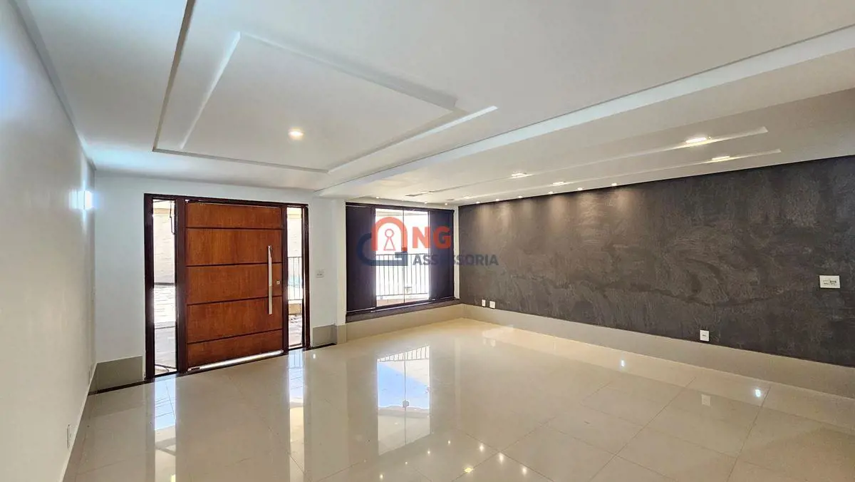 VENDO!!Localização: Muito boa Saída rápida para EPIA Imóvel: Casa funcional e mu...