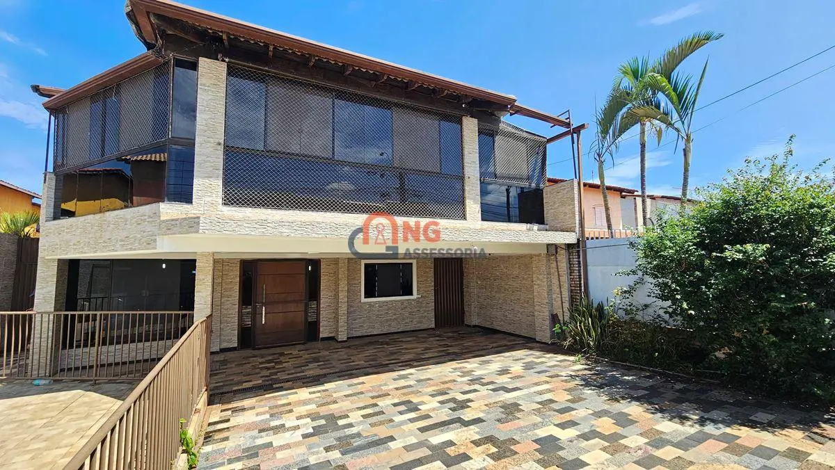 VENDO!!Localização: Muito boa Saída rápida para EPIA Imóvel: Casa funcional e mu...