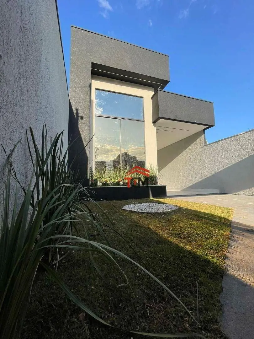 Vendo essa casa Lindíssima!Toda trabalhada no led, porcelanato, acendedor de luz...