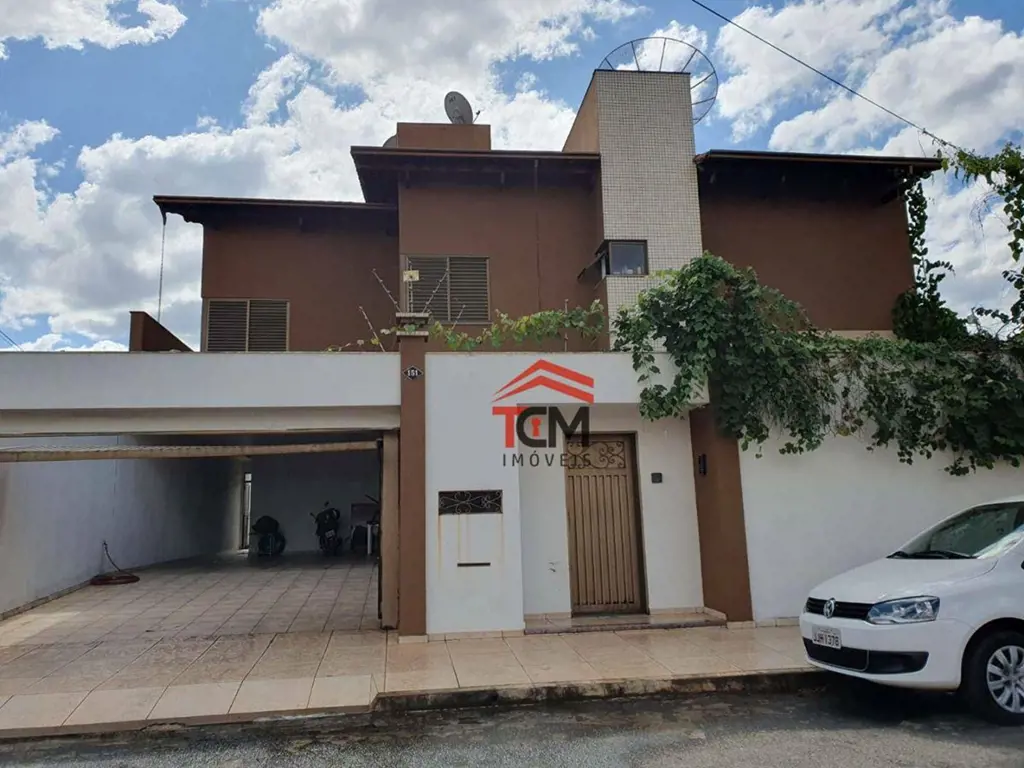 Casa bairro Jundiaí (sobrado)Andar de cima4 quartos sendo 4 suítes uma master Sa...