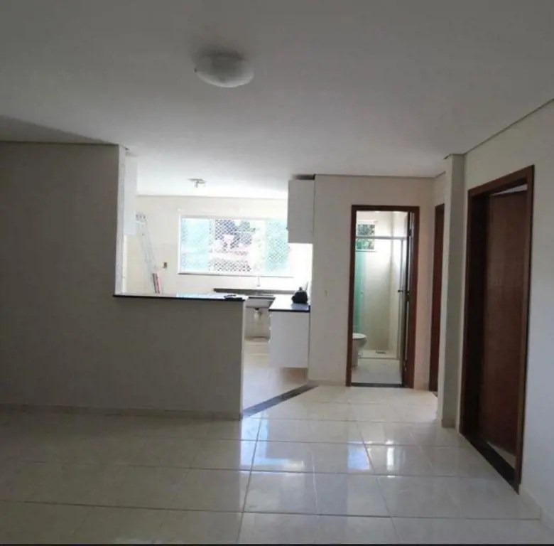 A Premier Imob,Vende um excelente apto na QMS 27- mini chácaras de Sobradinho co...